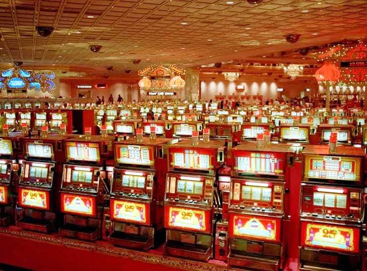 कभी 'ताजमहल' के मालिक थे डोनाल्ड ट्रंप, दिवालिया हो गए तो...