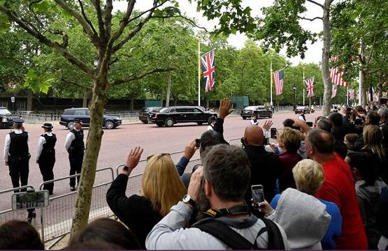 बंकर जैसी है डोनाल्ड ट्रंप की कार, गोली चले या बम, सब बेअसर