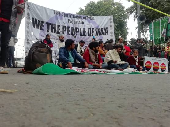 गार्गी कॉलेज में घुसकर छेड़छाड़, विरोध में 'सत्याग्रह' पर उतरीं छात्राएं