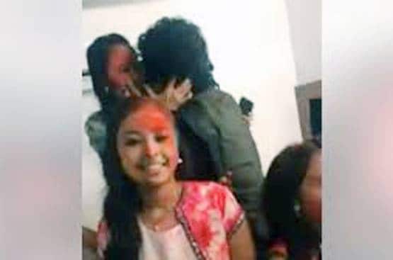 जब सरेआम सेलेब्स ने किया Kiss, वायरल तस्वीरों पर जमकर हुआ बवाल