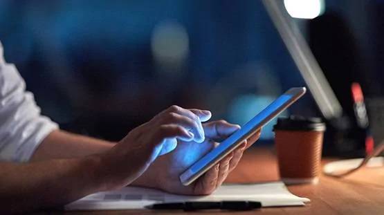 कपल ने धार्मिक स्थल पर बनाया पोर्न वीडियो, लोग भड़के