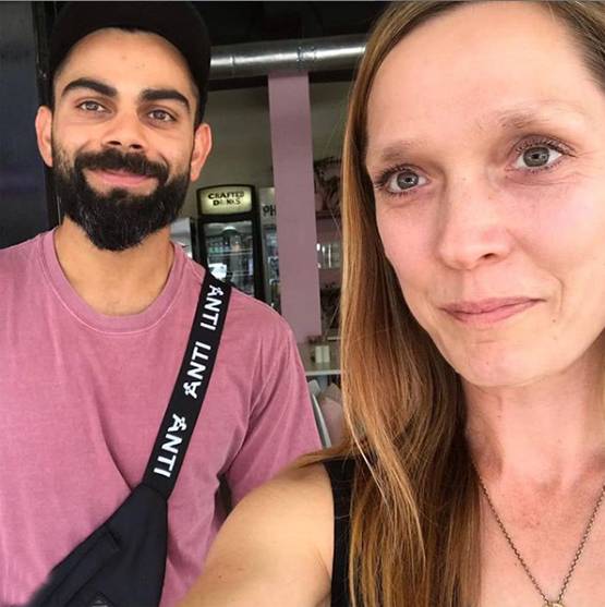 न्यूजीलैंड की गलियों में अनुष्का-विराट की मस्ती, फैंस संग सेल्फी वायरल