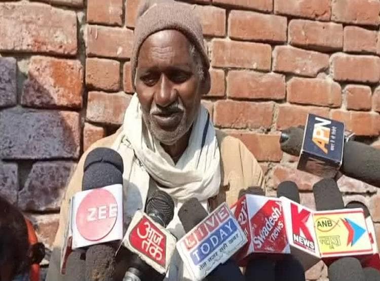 घर से आ रही थी बदबू, अंदर झांका तो फटी रह गईं आंखें, एक साथ मिली पांच लाशें