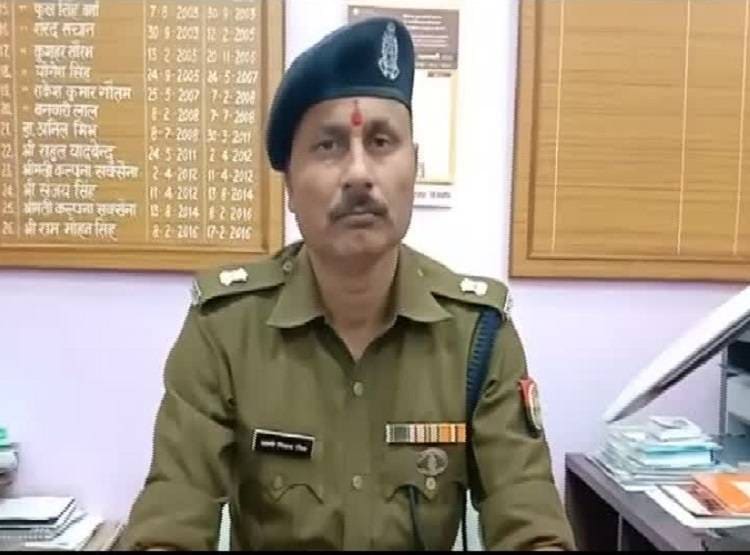 देर रात पड़ोसी के घर थी पत्नी, अवैध संबंध के शक में पति ने मारी गोली