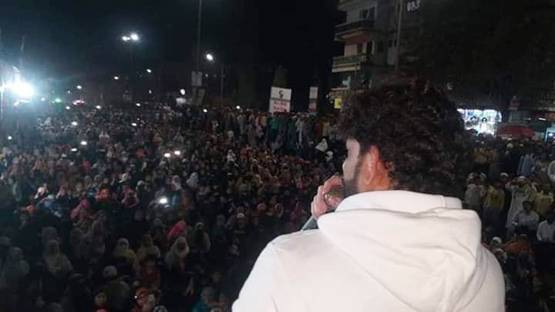 '15 करोड़ 100 करोड़ पर भारी' बोलकर विवादों में घिरे पठान, जानें- कौन हैं ये