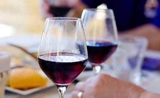 चोर को फ्लैट में मिला शराब का स्टॉक, तो पीकर कर दी ये गलती