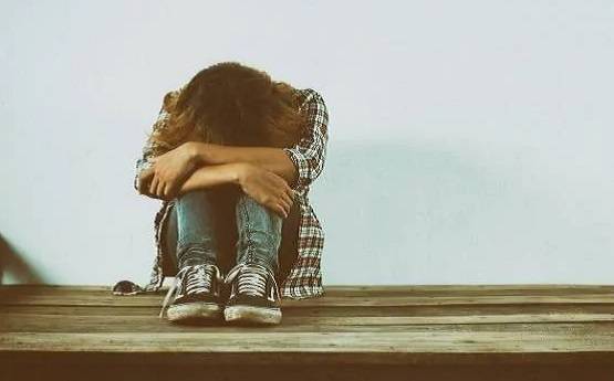 रात दो बजे खटखटाता था दरवाजा, फिर फेंकता था कंडोम के पैकेट