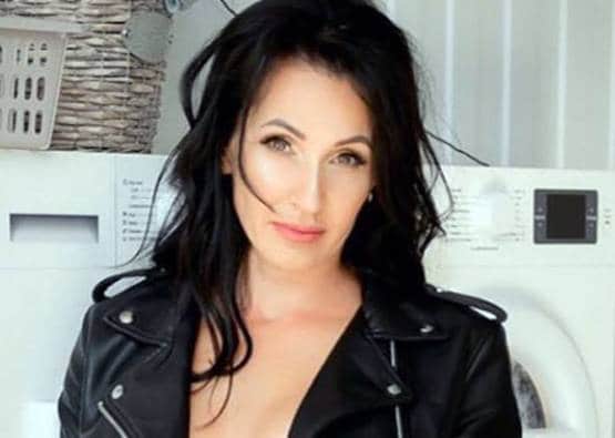 उम्र 50 साल, बेपनाह खूबसूरत: ब्यूटी कॉन्टेस्ट जीतकर 'दादी मां' ने मचाई सनसनी