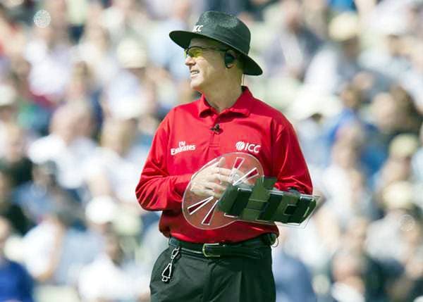 IND vs NZ: अंपायर से भिड़े कोहली, बीच मैदान DRS पर बड़ा विवाद