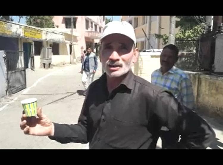 ताबीज के बाद अब चाय से भगा रहे कोरोना वायरस, खुल गई पोल