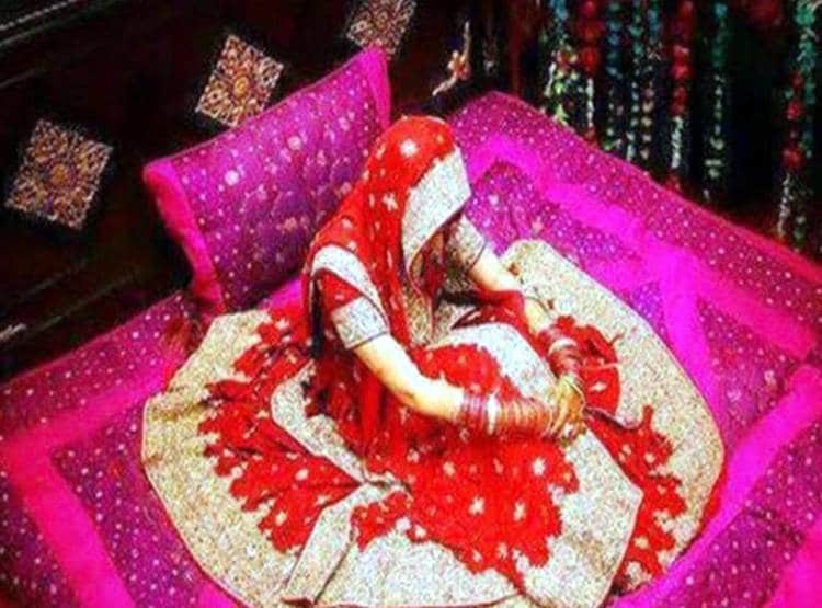 सुहागरात से पहले बहू को बाथरूम ले गई सास, वहां जाकर किया शर्मनाक काम