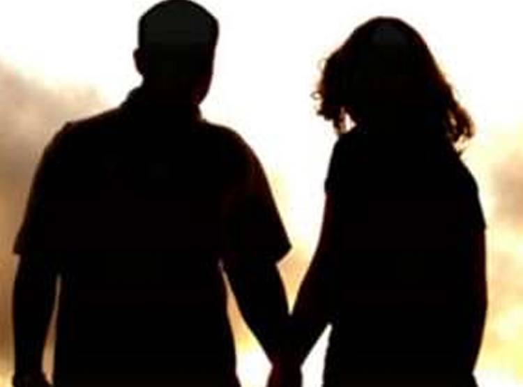 ज‍िस बीवी के मर्डर में पत‍ि गया जेल, 7 साल बाद बॉयफ्रेंड के साथ द‍िखी