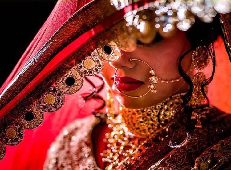 सुहागरात से पहले बहू को बाथरूम ले गई सास, वहां जाकर किया शर्मनाक काम