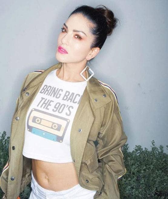 दूरदर्शन पर लौटे पुराने शोज, सनी लियोनी ने मजेदार अंदाज में किया रिएक्ट