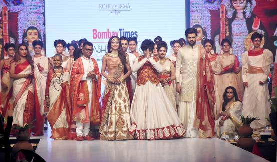 रश्मि देसाई ने रैंप पर बिखेरा जलवा, ट्रेडिशनल गेटअप में जंचे विशाल