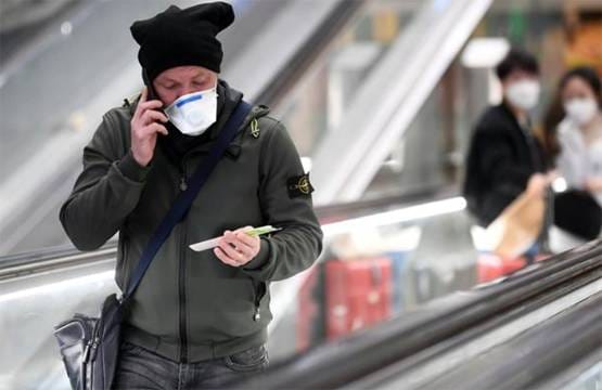 क्या निर्जीव वस्तु को छूने से हो रहे हैं लोग कोरोना के शिकार? पढ़ें जवाब