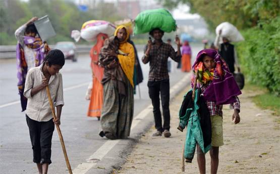 26 साल पहले जब महामारी के चलते सड़क पर आ गए थे हजारों मजदूर