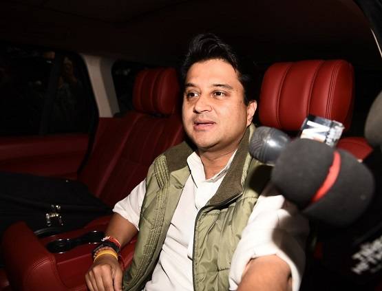 क्या राहु काल के कारण डेढ़ घंटे टली सिंधिया की BJP में एंट्री?