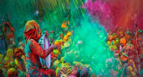 जॉन अब्राहम से करीना तक, होली से दूर भागते हैं ये फिल्मी सितारे