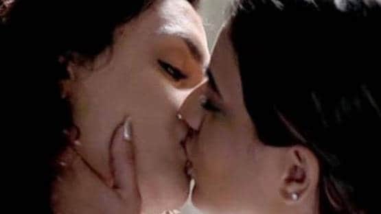 होली पार्टी में नागिन एक्ट्रेस के सहेली संग लिपलॉक पर मचा था बवाल