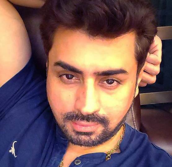 लड़की से छेड़छाड़ देख सहमे प्रीतम, रेस्क्यू करने पर खाए मुक्के, कार डैमेज