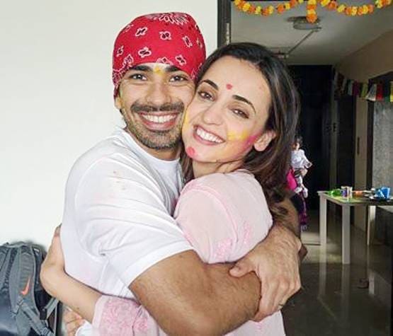 दीपिका कक्कड़ से लेकर रश्मि देसाई तक, टीवी सेलेब्स ने जमकर खेली होली