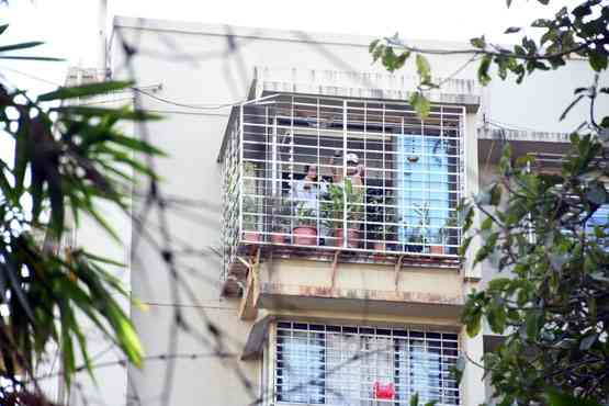 अमिताभ से अनिल तक, बॉलीवुड ने थाली बजाकर किया कोरोना कमांडोज को सलाम