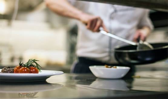 कोरोनाः जानें- कितनी सेफ हैं सब्जियां और ग्रोसरी स्टोर का राशन?