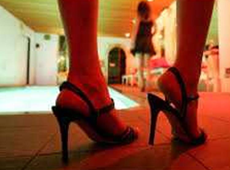 रईसों को चुनकर होटल में बुलाती थीं हसीनाएं, फ‍िर शुरू होता था 'डर्टी गेम'