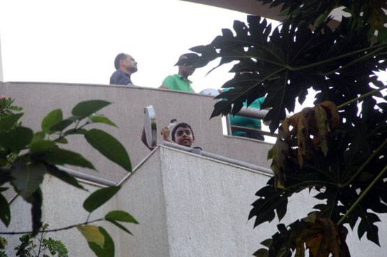 काजोल के बेटे ने बजाई थाली, किया कोरोना कामांडोज को सैल्यूट