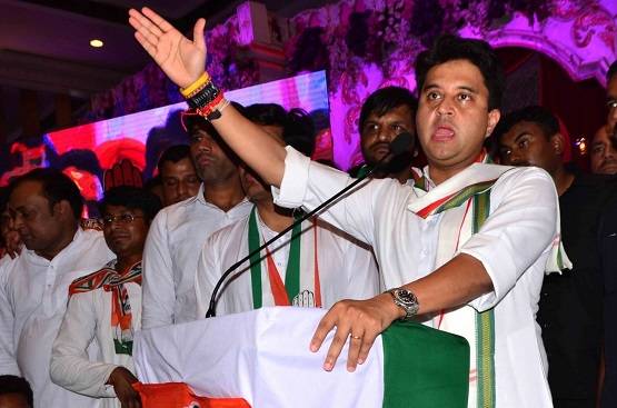 क्या राहु काल के कारण डेढ़ घंटे टली सिंधिया की BJP में एंट्री?