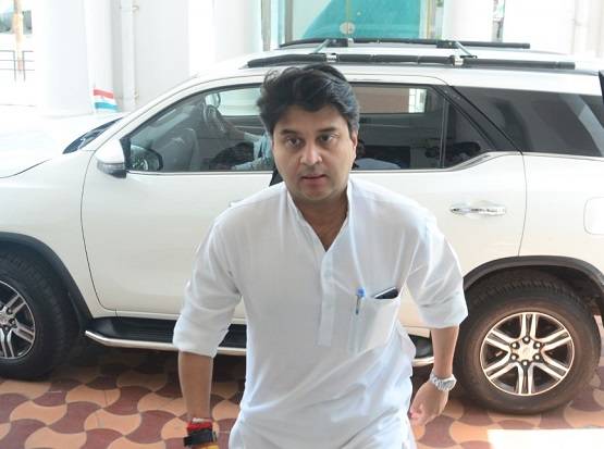 क्या राहु काल के कारण डेढ़ घंटे टली सिंधिया की BJP में एंट्री?