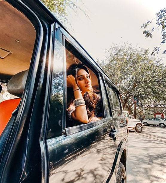 घर में रहकर कुकिंग कर रही हैं एरिका फर्नांडिस, बनाई स्वादिष्ट दाल