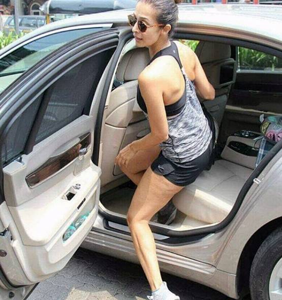 मलाइका के जिम लुक के आगे फेल हैं सारी एक्ट्रेस, ये 10 तस्वीरें हैं सबूत