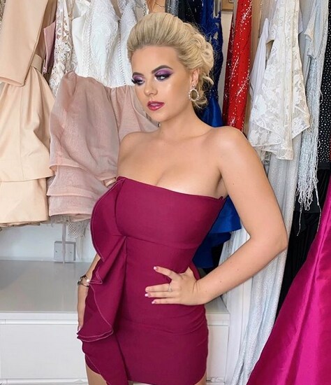 कभी मोटी-बदसूरत कहकर चिढ़ाते थे लोग, अब केवल फोटो से कमाती है 9 लाख