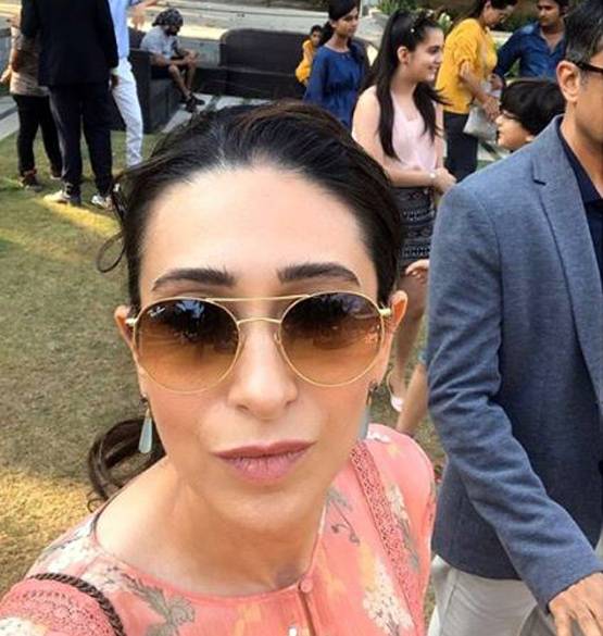 सर्द मौसम, तेज बारिश, कांपते हुए करिश्मा कपूर ने दिया था बोल्ड किसिंग सीन