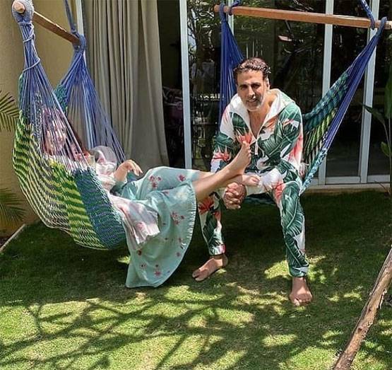 कोरोना की वजह से घर में कैद स्टार्स, योगा से लेकर कर रहे घर साफ