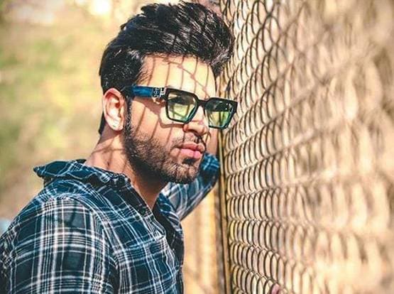 डिजाइनर्स के पैसे देने में आनाकानी कर रहे पारस, 3 महीने की पेमेंट बाकी