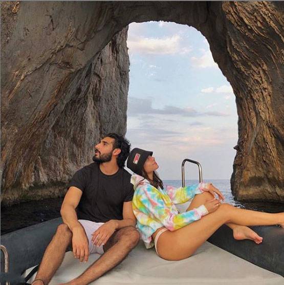 सुनील शेट्टी के बेटे अहान ने गर्लफ्रेंड को ऐसे विश किया बर्थडे, फोटोज वायरल