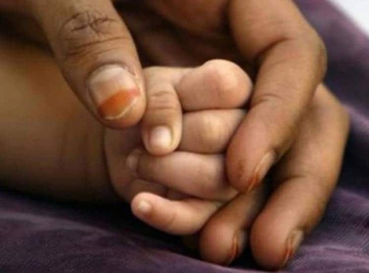 पति ने होली के कपड़े नहीं दिलाए तो पत्नी ने 6 माह की बच्ची को मार डाला