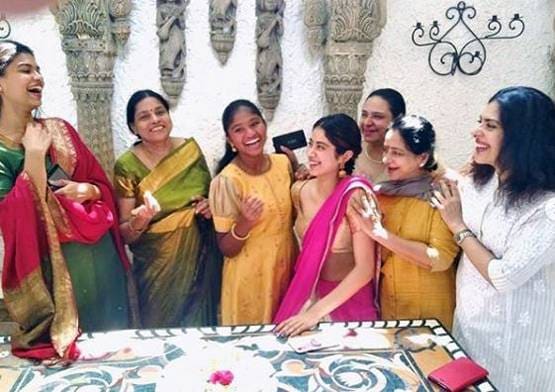 श्रीदेवी की प्रेयरमीट में छलका जाह्नवी का दर्द, लिखा-काश आप यहां होतीं