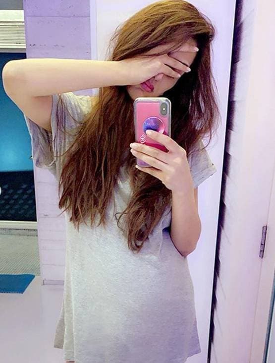 एक्ट्रेस की प्रेग्नेंसी का आखिरी महीना, कोरोना से बिगड़े हालात देख हुईं इमोशनल