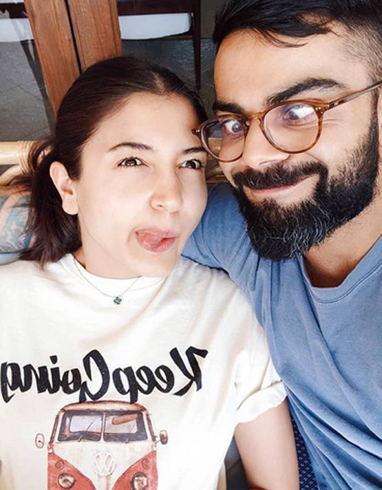 सफाई करने के बाद हेयर स्टाइलिस्ट बने सितारे, पति से लेकर बच्चों तक के काटे बाल