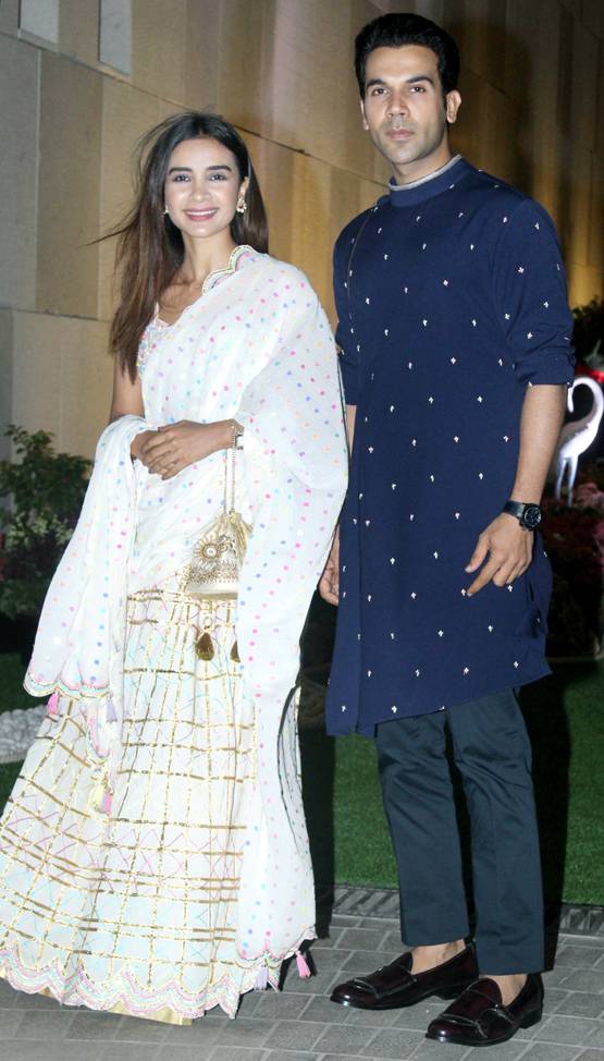 ईशा अंबानी की होली पार्टी, पति निक संग दिखीं प्रियंका की रोमांटिक केमिस्ट्री