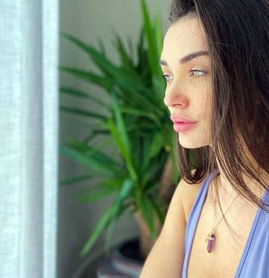 एमी जैक्सन का बोल्ड लुक देख फिदा हुए फैंस, वायरल हो रहीं तस्वीरें