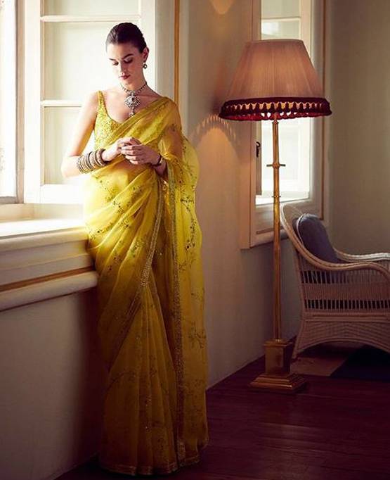 सब्यासाची ने जारी किया समर कलेक्शन, खूबसूरत साड़ियों पर से नहीं हटेंगी नजरें