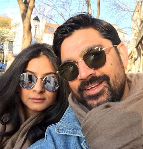 सोनम कपूर की बहन रिया को बॉयफ्रेंड ने रोमांटिक अंदाज में किया विश