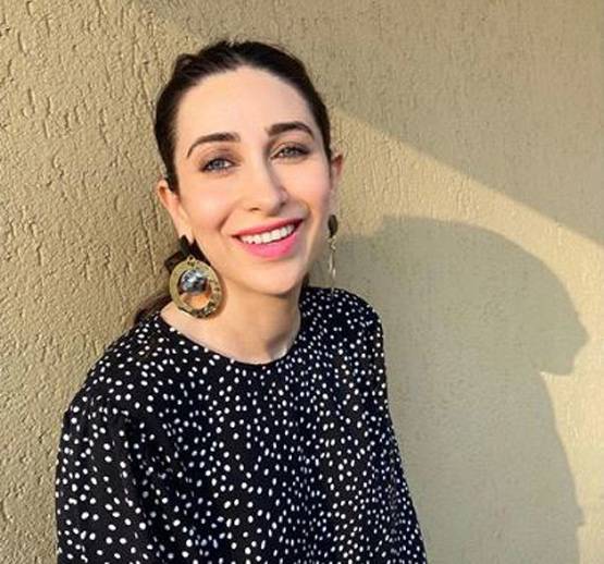 सर्द मौसम, तेज बारिश, कांपते हुए करिश्मा कपूर ने दिया था बोल्ड किसिंग सीन