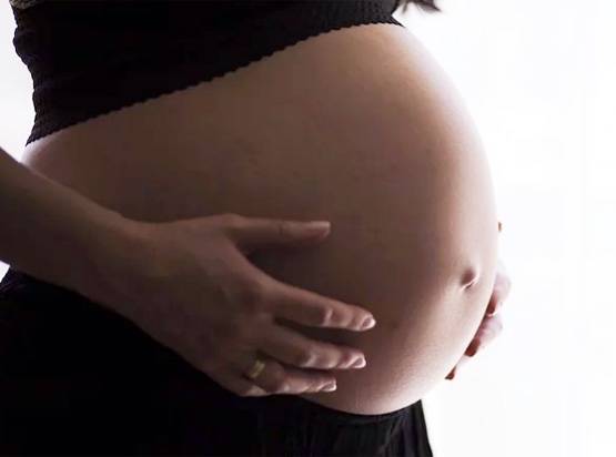 प्रेग्नेंसी पर क्या होता है कोरोना का असर? जानें बच्चे के लिए कितना खतरनाक