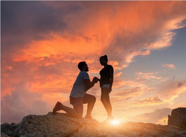 शादीशुदा थानेदार पहुंचा प्रेमिका के घर, बोला- बेटी की शादी मुझसे करा दो